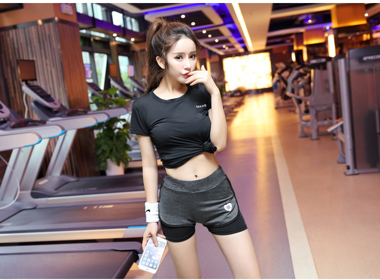 Mùa hè tập thể dục quần nóng yoga quần thở chạy thể thao lót đàn hồi quần short khô nhanh với lót chống ánh sáng nữ quần short nam the thao
