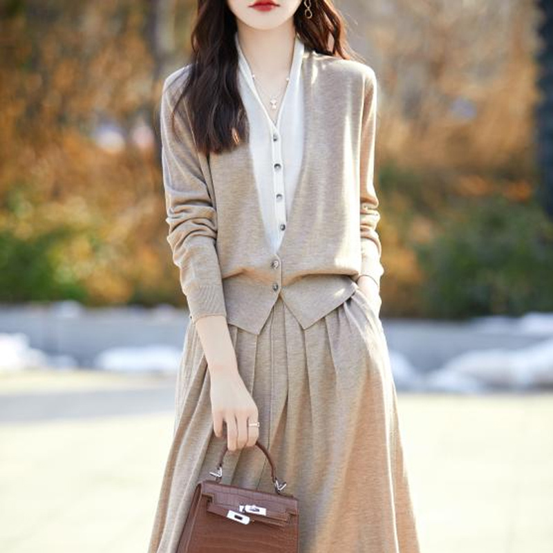 Fake Two-Piece Cardigan Set with Skirt, Women's Wool Knit Sweater Jacket, Autumn Fashion Cashmere Two-Piece Long Skirt Set Fake Two-Piece Cardigan Set with Skirt, Women's Wool Knit Sweater Jacket, Autumn Fashion Cashmere Two-Piece Long Skirt Set