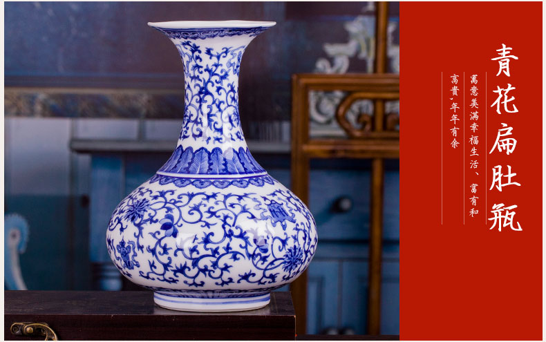 Jingdezhen blue and white ceramic vase furnishing articles restoring ancient ways is the sitting room adornment creative flower arranging flowers, rich ancient frame decoration