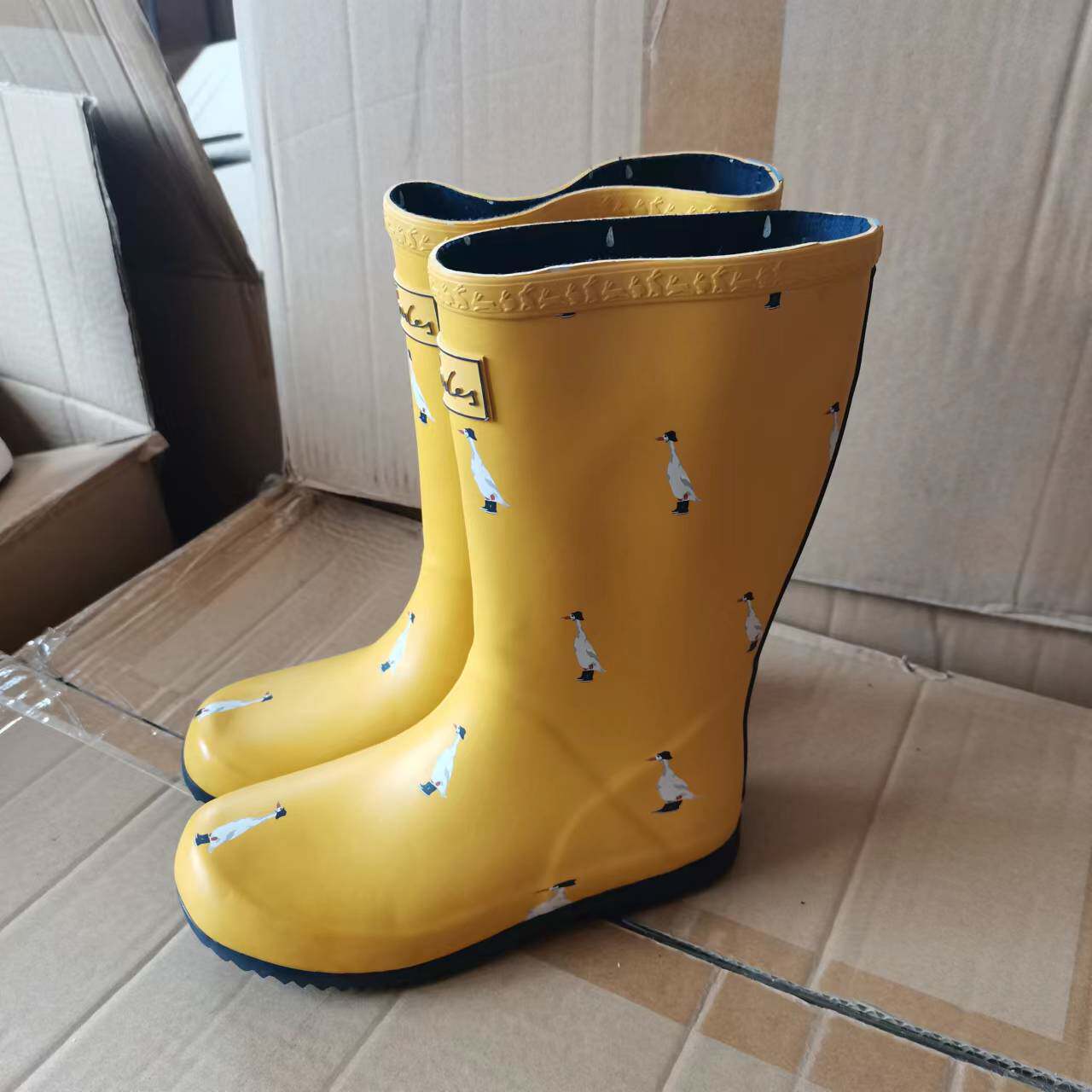 Spring and Autumn Big and Medium Children Small Boots Export Quality Soft Rubber Lovely Children's Little Rain Shoes