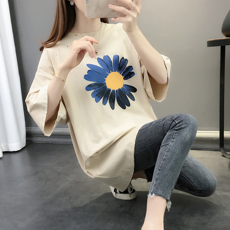 Ít Daisy t-shirt của phụ nữ mùa hè 2020 mới loose-fitting chương mỏng in cartoon nhấn màu sắc của đầu nhóm nhỏ ý nghĩa thiết kế in