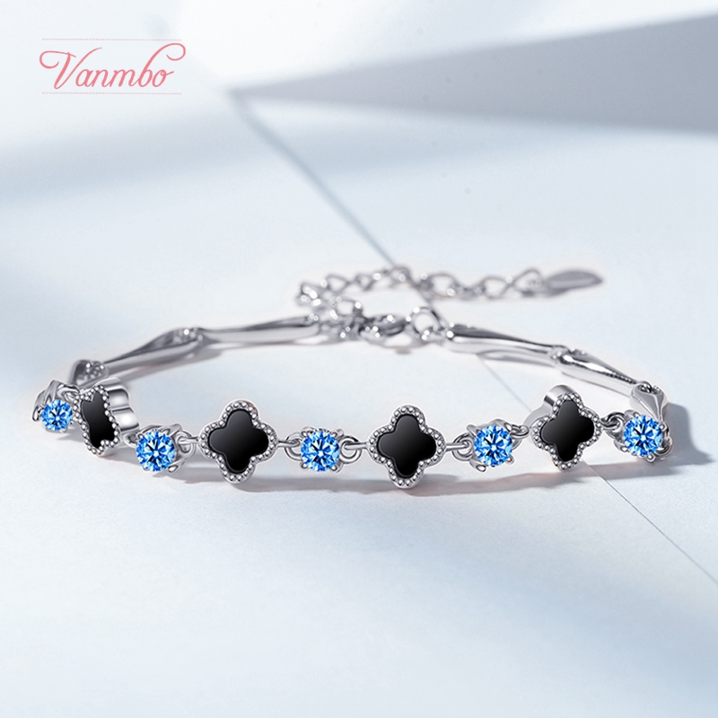 Four-leaf straw handmade female pure silver lins light extravagant and small crowddesign hand decoration minimalist 7 New Year's Valentine's Day gift to girlfriend