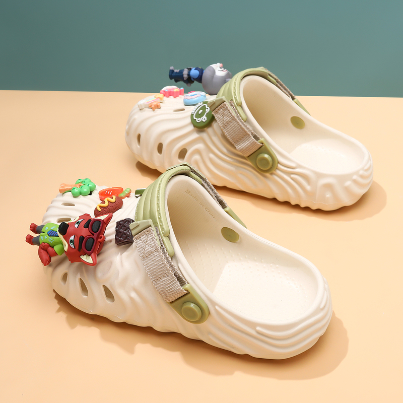 Women's New Style Clogs for Outdoor Wear, Non-Slip Closed-Toe Slippers, Soft-Soled Trendy Half-Slippers, Cartoon Zootopia Sandals
