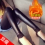 Phụ nữ mang thai quần da legging nâng bụng mùa thu và mùa đông Quần bà bầu mặc quần dài mùa thu và mùa đông cộng với quần nhung dày mùa đông quần bầu ngắn