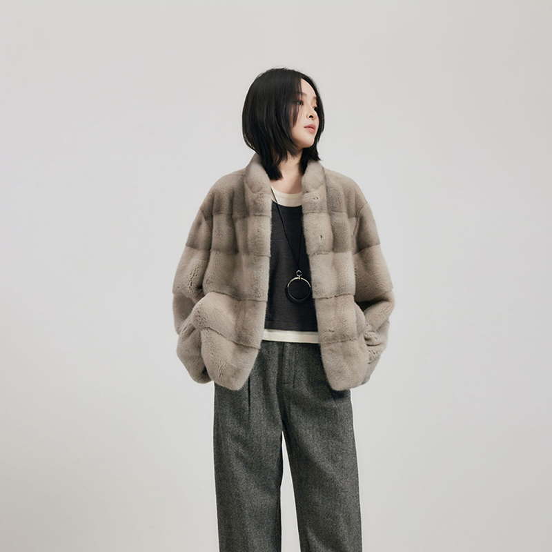 2025 New Style Stand-Up Collar Whole Mink Fur Coat for Women, Imported Purple Label Velvet Mink Horizontal Fur Coat, Fully Trimmed 2025 New Style Stand-Up Collar Whole Mink Fur Coat for Women, Imported Purple Label Velvet Mink Horizontal Fur Coat, Fully Trimmed
