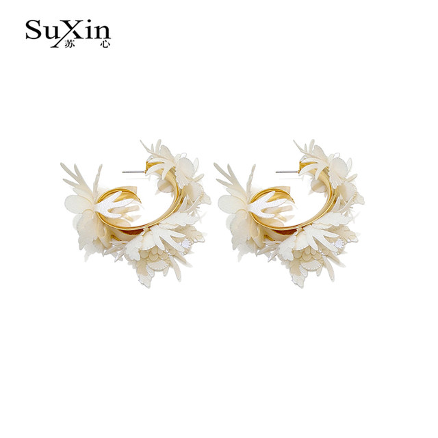 Su Xin Korean small fresh flower earrings, simple holiday style earrings, semi-circular petals, sweet and versatile accessories