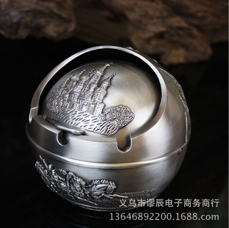Manufacturer Direct Russia Multi-Color Retro Castle Vehicle with lid Tobacco Ashtray Small Spherical Cigarette Ash