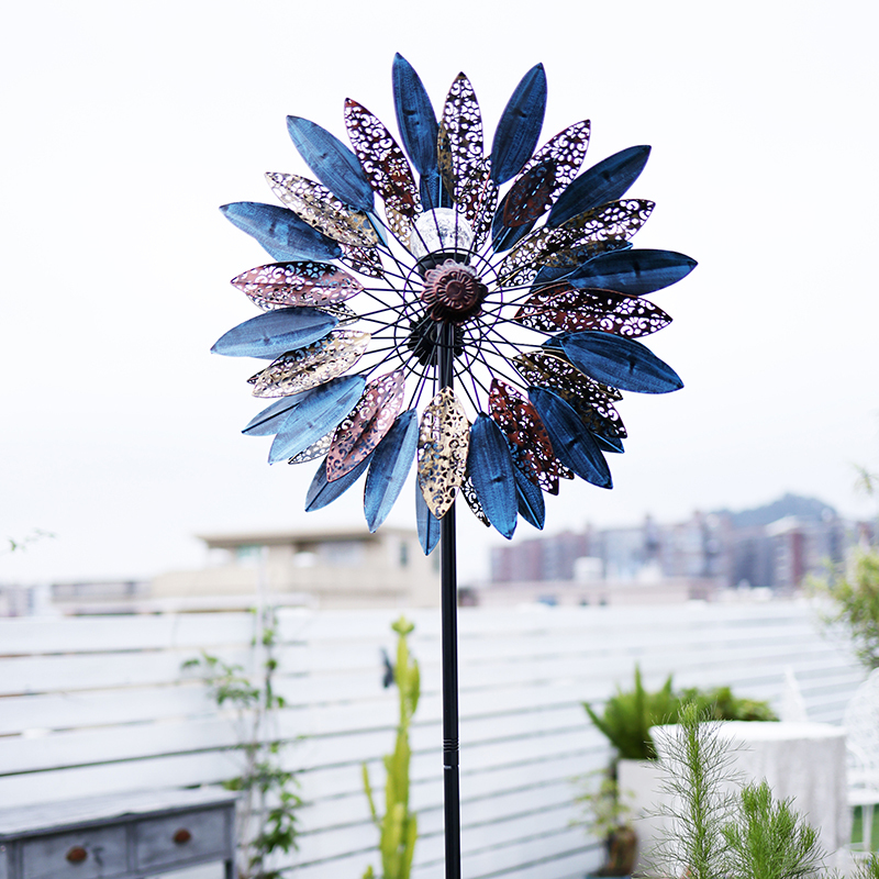 Solar-Powered Iron Windmill Villa Garden Terrace Courtyard Balcony Decorative Ornaments Outdoor Rotating Landscape Arrangement