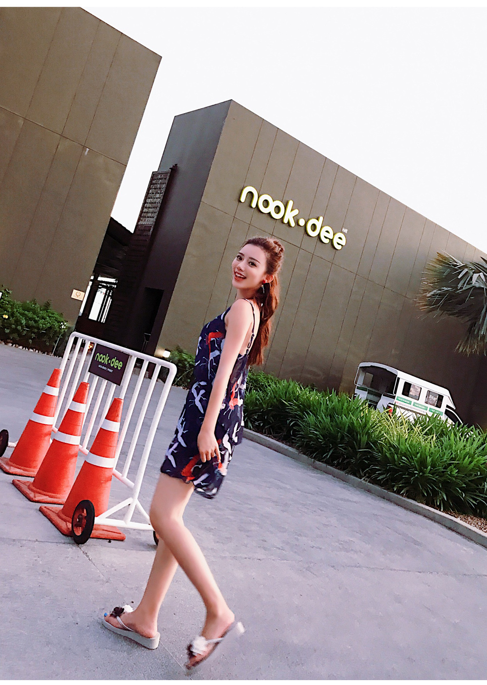 Đồ bơi bikini nữ tính ba mảnh ngực nhỏ tụ tập váy voan voan bảo thủ che bụng áo tắm mỏng - Bikinis bộ đồ bơi nữ kín đáo
