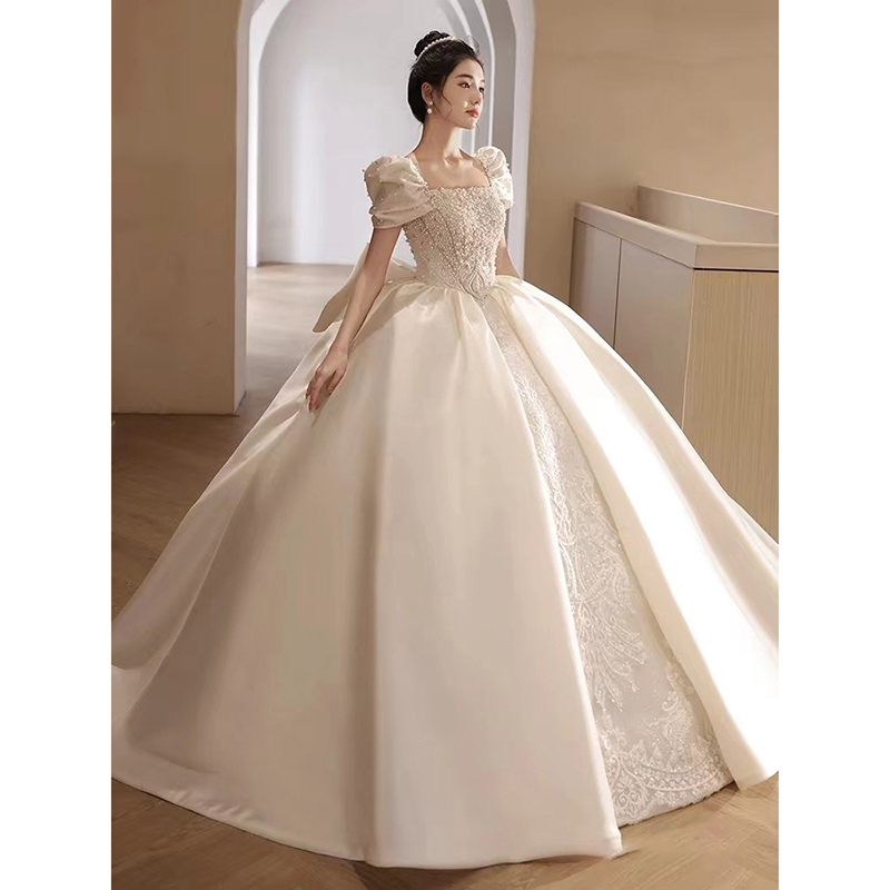 French satin wedding dress 2024 new bride's main yarn is the high -end texture of the princess, retro heavy worker luxury trailer French satin wedding dress 2024 new bride's main yarn is the high -end texture of the princess, retro heavy worker luxury trailer