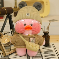 Двойная бейсболка цвета хаки, свитер с логотипом автомобиля, белая сумка