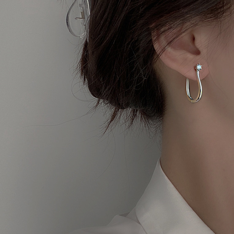 Small crowd not hit with a large ear coved-ear button original design 925 pure silver minimalist with diamond with personality earrings earrings