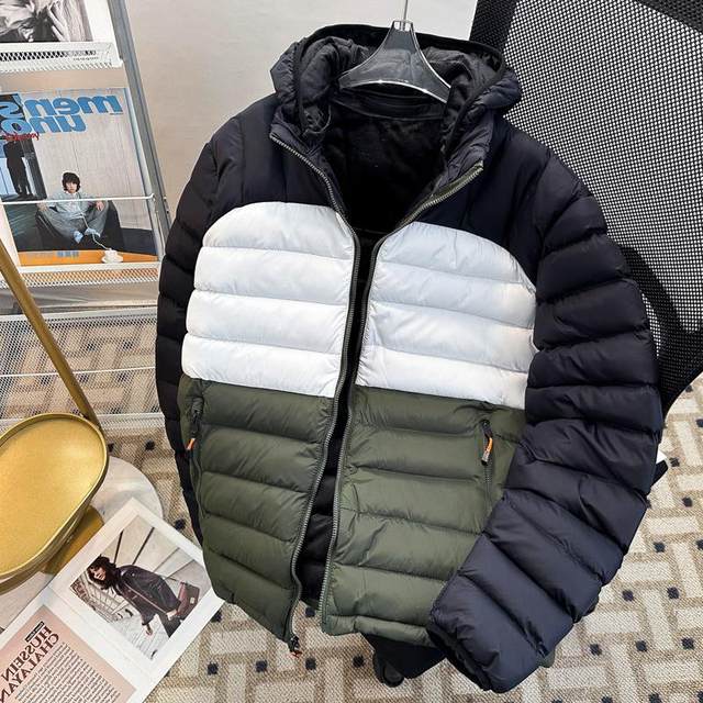 2025 winter spliced contrasting down cotton coat men's thickened retro windproof hooded bread jacket cotton jacket 2025 winter spliced contrasting down cotton coat men's thickened retro windproof hooded bread jacket cotton jacket