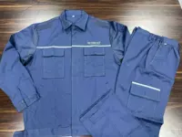 Зеленый весенне-осенний костюм Zang с лейблом. Аутентичный весенне-осенний стиль с лейблом.