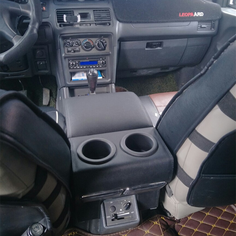 Changfeng Cheetah Black King Kong armrest box Pajero v31v32 special modified central accessories armrest box