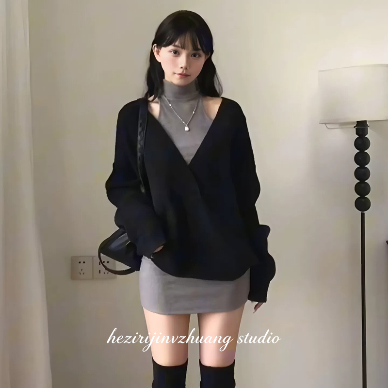Autumn Outfit for Women, Pure and Alluring Style, High-Neck Knitted Dress, Sexy Long-Sleeved Bodycon Mini Skirt, Black Sweater Two-Piece Set