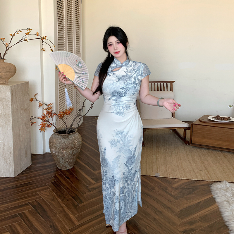 Zhang Pi Pi Plus-Size New Chinese-Style Retro Waist-Cinching Improved Cheongsam Dress for Plus-Size Women with Chinese-Style Blue and White Porcelain Print That Makes You Look Slimmer