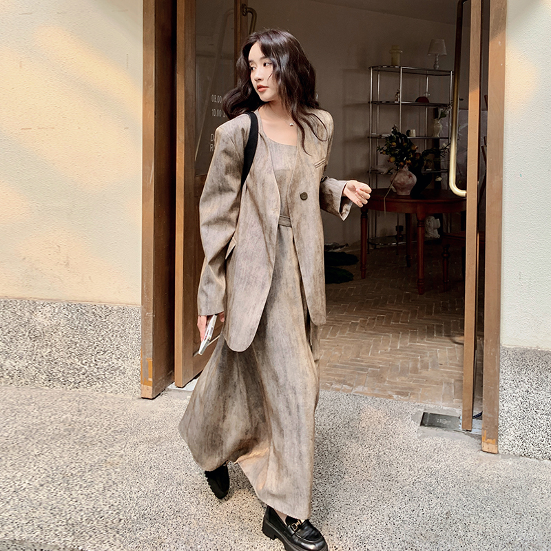 Elegant and Sophisticated Outfit: Melard Spaghetti Strap Dress Paired with a Blazer for Women, Autumn Style, Sophisticated Long Dress Set Elegant and Sophisticated Outfit: Melard Spaghetti Strap Dress Paired with a Blazer for Women, Autumn Style, Sophisticated Long Dress Set