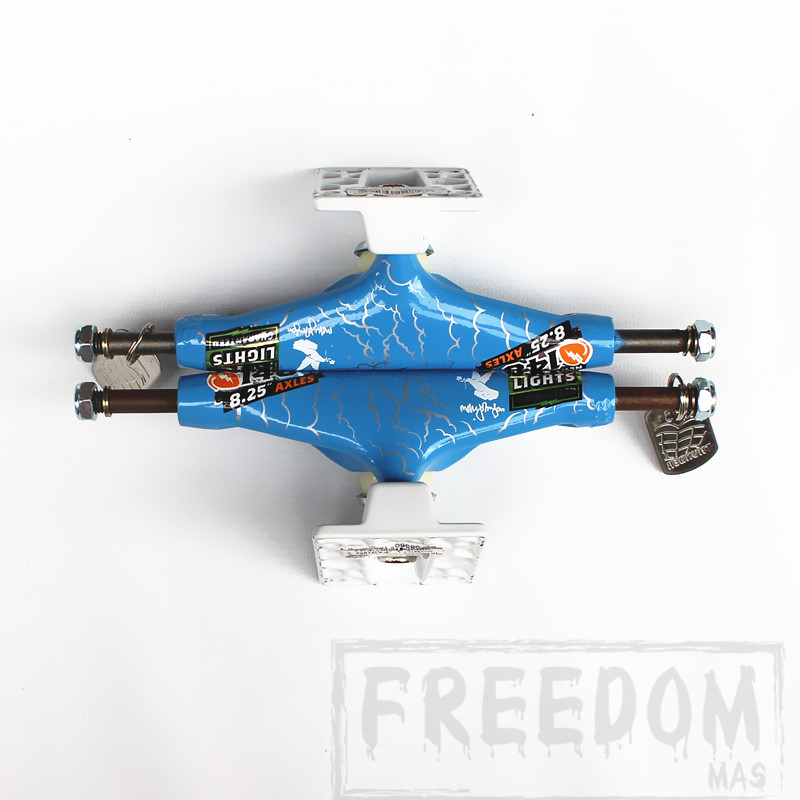 Mỹ nhập khẩu Thunder ngoặc khung trượt ván chuyên nghiệp Cửa hàng ván trượt FreeDom - Trượt băng / Trượt / Thể thao mạo hiểm xe ván trượt điện