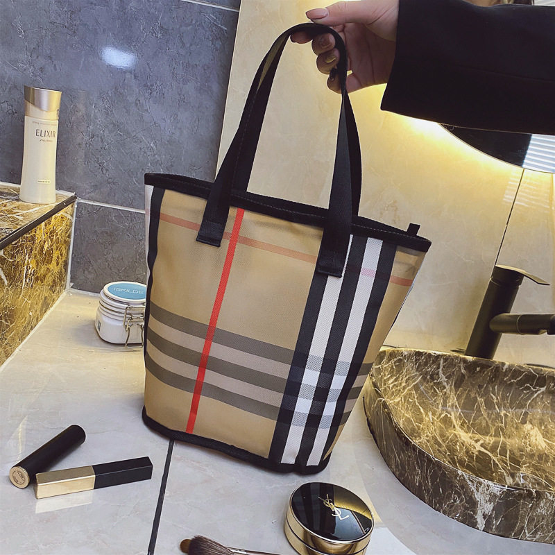 Mommy bag small hand in cosmetic bag female convenient net red bath wash bag waterproof travel bag