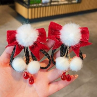 Белый шар для волос с красным луком клип