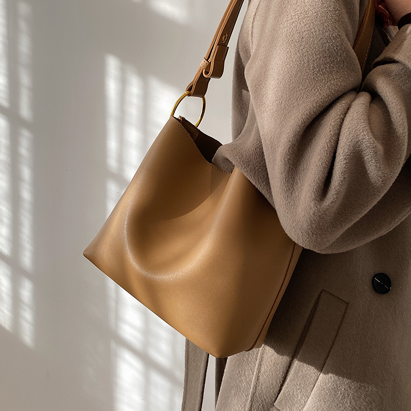 Japan ビッグブランド Large Capacity Women's Bag 2022 New Fashion One Shoulder Cross Body Bucket Bag Soft Leather Bag