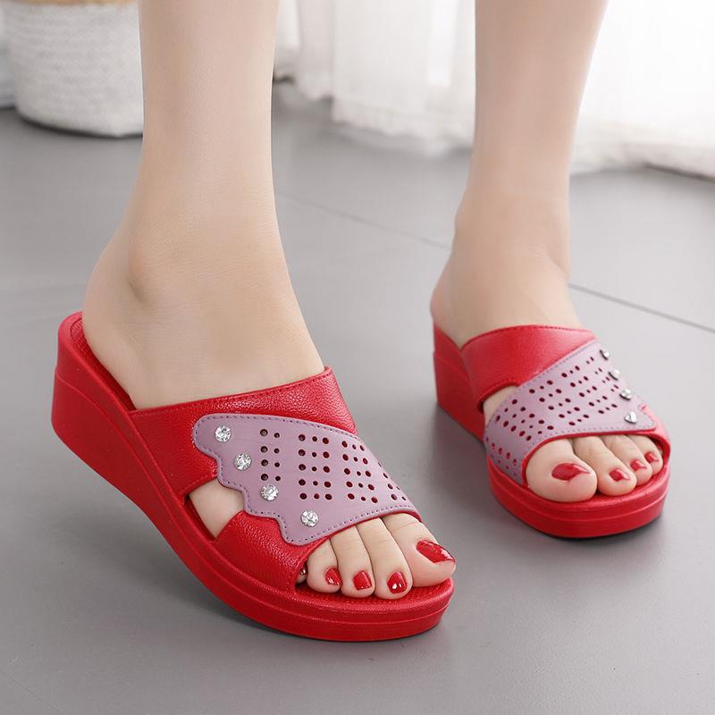 Wedge Heel Mom Slippers for Women, Summer Platform Thick-Soled Sandals, Beach Shoes, Fashionable High-Heeled Outdoor Wear, Home Slip-Ons 2022 Wedge Heel Mom Slippers for Women, Summer Platform Thick-Soled Sandals, Beach Shoes, Fashionable High-Heeled Outdoor Wear, Home Slip-Ons 2022