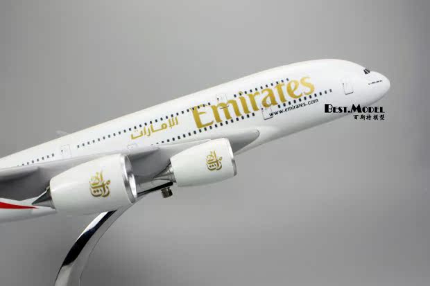 Đồ trang trí tĩnh Emirates Airbus 380 mô hình máy bay mô phỏng rắn 777 động cơ quay 32-45cm đồ chơi cho bé 1 tuổi