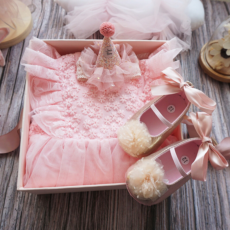 Hong Kong Spring Summer full moon baby clothes Princess gift box set Female treasure net red dress Year-old gift