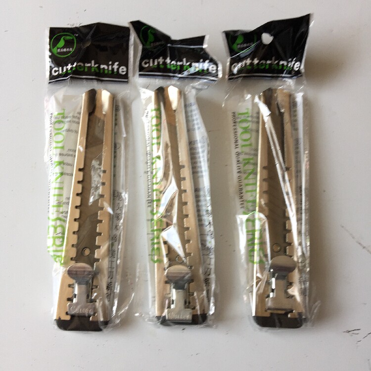 Iron frame utility knife Utility knife holder Tool knife Medium knife Wallpaper knife Wallpaper knife 18mm