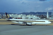 Phoenix 04425 Singapore Airlines A340-300 9V-SJK 1:400 Alloy Jetliner