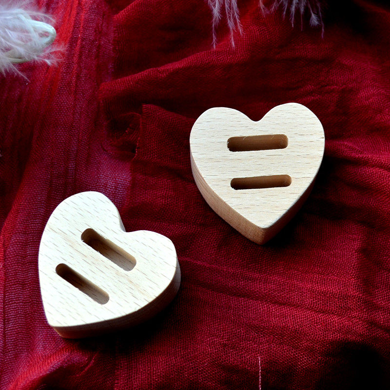 Solid wood Jewelry Ring Show Wedding Show Wedding to the Withdrawal Pillow Sen Outdoor Small Clear Ring Exchange Heart-shaped-Taobao
