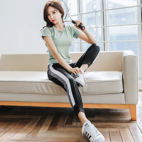 百思绒 Форма для спортзала, спортивный костюм, осенний комплект, быстросохнущая одежда для йоги, коллекция 2021, в западном стиле