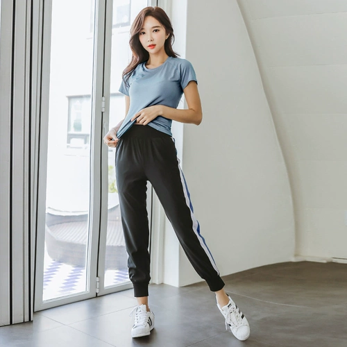 百思绒 Форма для спортзала, спортивный костюм, осенний комплект, быстросохнущая одежда для йоги, коллекция 2021, в западном стиле