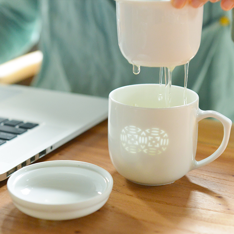 Office town jingdezhen ceramic filter with cover and exquisite tea cup cup household separation white porcelain tea cups