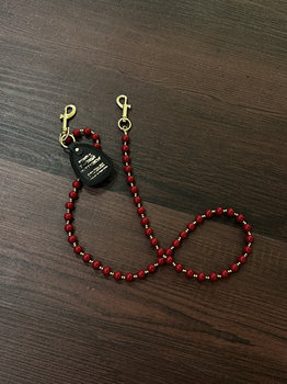 Be careful with the cuffs. cleanfit retro distressed red agate beaded trouser chain is a versatile daily commuting accessory for men and women.