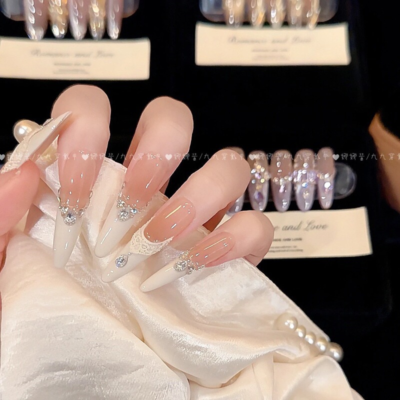 [Fall in Love] Handmade Nails White French Style Pure and Alluring Versatile Fairy Style Brightening Light Luxury Manicure