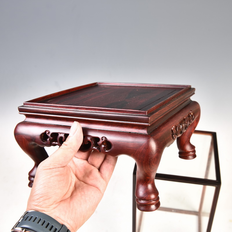 The glass dust cover red rosewood carving treasure cage type of solid wood antique mahogany base cover bag