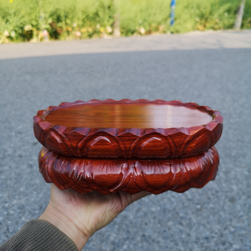 Red wingceltis carved wooden base at jade guanyin Buddha lotus base oval vase stone base solid wood can be excavated