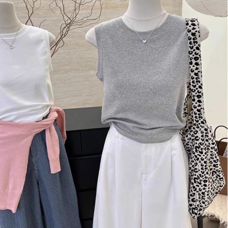 Extra Large Size 150kg Korean Style Simple Solid Color Tank Top T-Shirt for Women, Summer Design Sleeveless Base Shirt Short Top Extra Large Size 150kg Korean Style Simple Solid Color Tank Top T-Shirt for Women, Summer Design Sleeveless Base Shirt Short Top