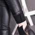 Quần da bó sát mới mùa xuân và mùa thu hoang dã eo cao đã mỏng bên ngoài mặc quần legging thun mờ chân quần nữ quần kaki nữ Khởi động cắt