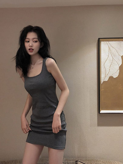 Chaleco con cuello cuadrado, vestido de punto para mujer, otoño puro deseo, Falda corta sexy, estilo deportivo, bolso con tirantes, camiseta a la cadera, falda de fondo