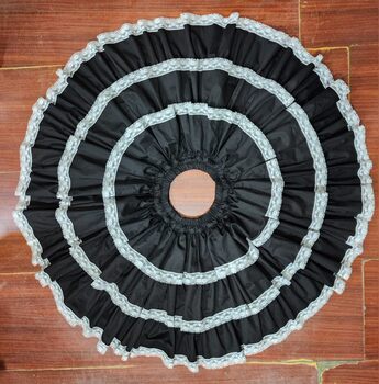 Lolita ໂບຮານຫຼາຍຊັ້ນ ruffled ເຄິ່ງຮ່າງກາຍປະຈໍາວັນຂອງສິ້ນຝ້າຍຊັ້ນດຽວສະຫນັບສະຫນູນພື້ນຖານ skirt