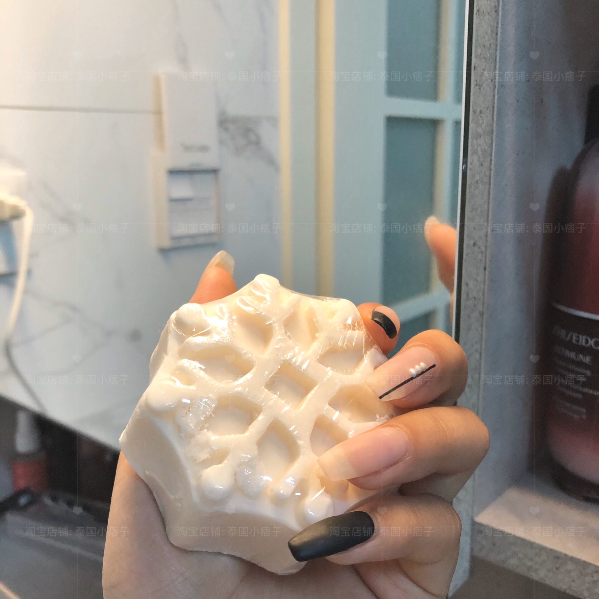 Thai exclusive pure handmade goat's milk soap natural essential oil moisturizing washed face coconut oil for the back pimple muscle