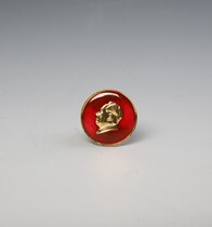 CHAIRMAN Mao PORTRAIT MAO Zedong HEAD PORTRAIT RED BADGE COMMEMORATIVE MEDAL FOREVER SAFE DIAMETER 2 5CM