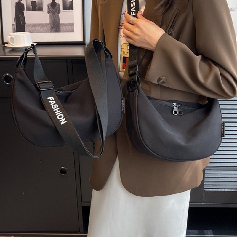 Crossbody Bag for Women, Versatile and Fashionable New Style, Single Shoulder Bag for Women, Korean Women's Bag, Large Capacity Casual Shoulder Bag, Super Cool Black Bag