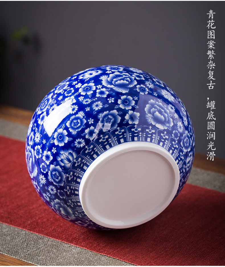 Chang ceramic crown domestic large circular seal tea pot herbs blue and white POTS of tea storage warehouse storage tank creative furnishing articles