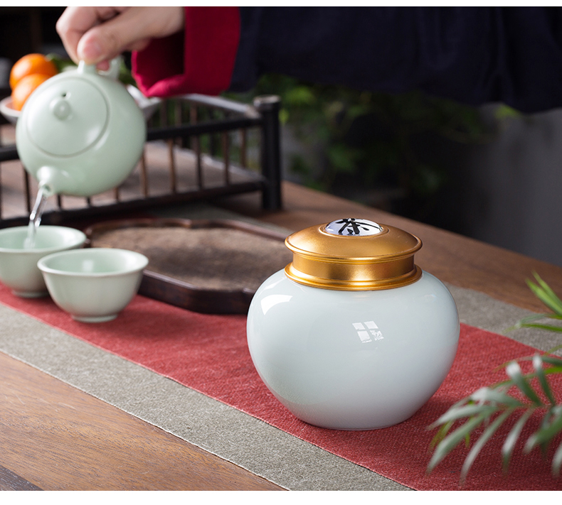 Crown chang longquan celadon caddy fixings mini portable travel small household ceramics seal tank single pot