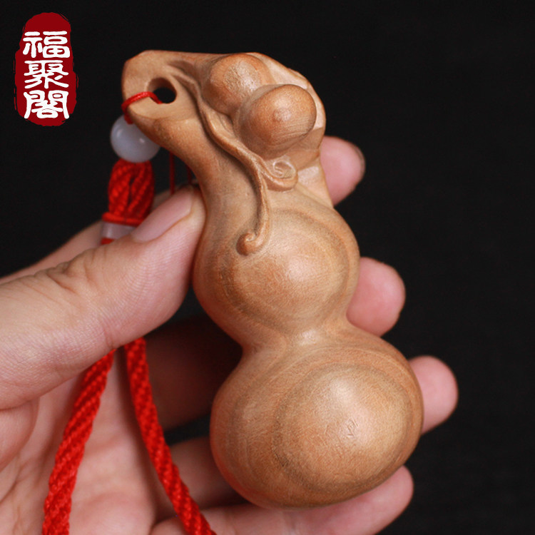 Peach wood hyacinth handlebar piece hand pendant with unpainted male and female car log engraving pendant town house to make a fortune