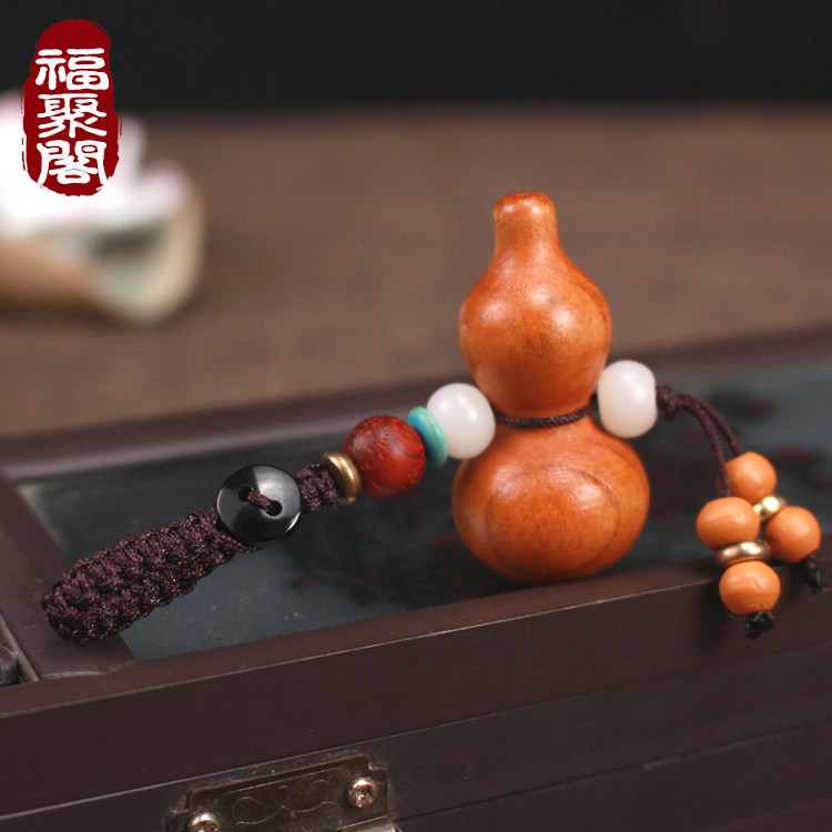 Peach hoist keys button piece of authentic pendant pure body jewelry to ensure a man and woman car hanging small